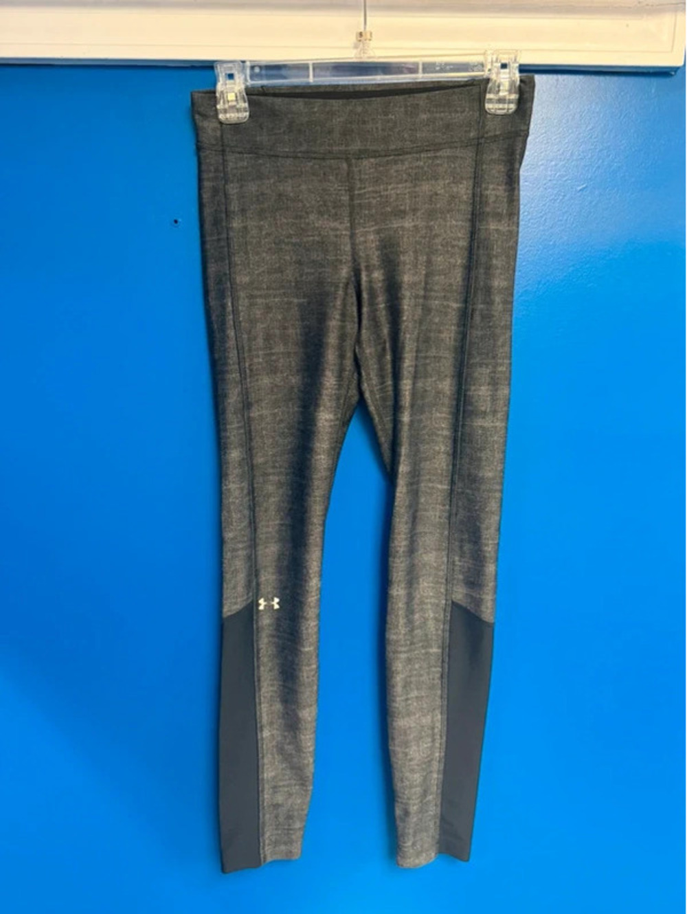 Under Armour HeatGear Compression Leggings Womens Small Gray Black Textured